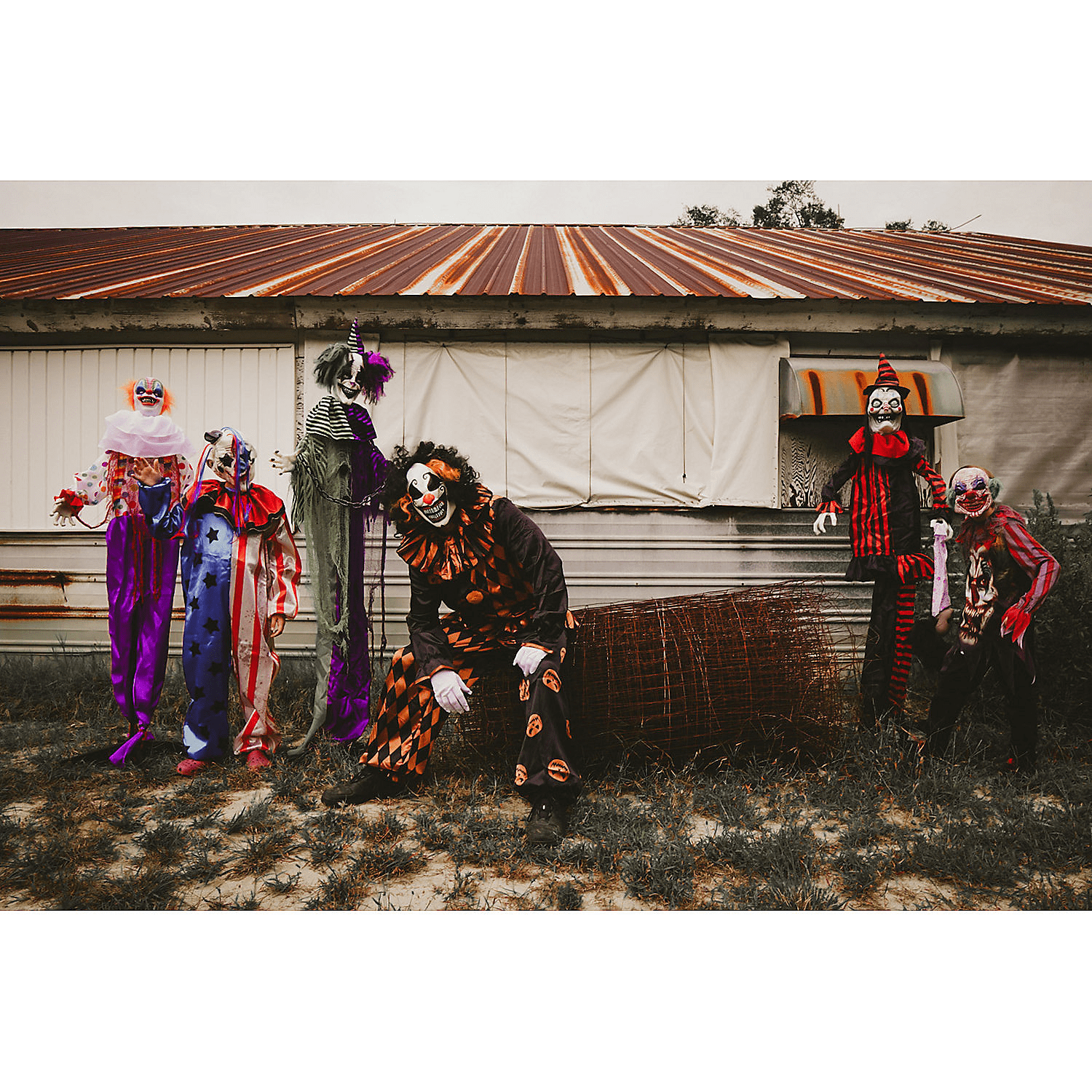 Fun Express Animated Standing Scary Clown Halloween Decoration