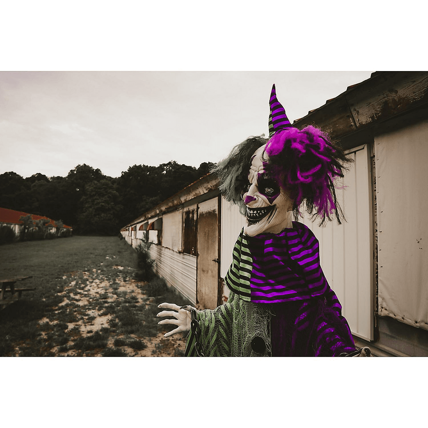 Fun Express Animated Standing Scary Clown Halloween Decoration