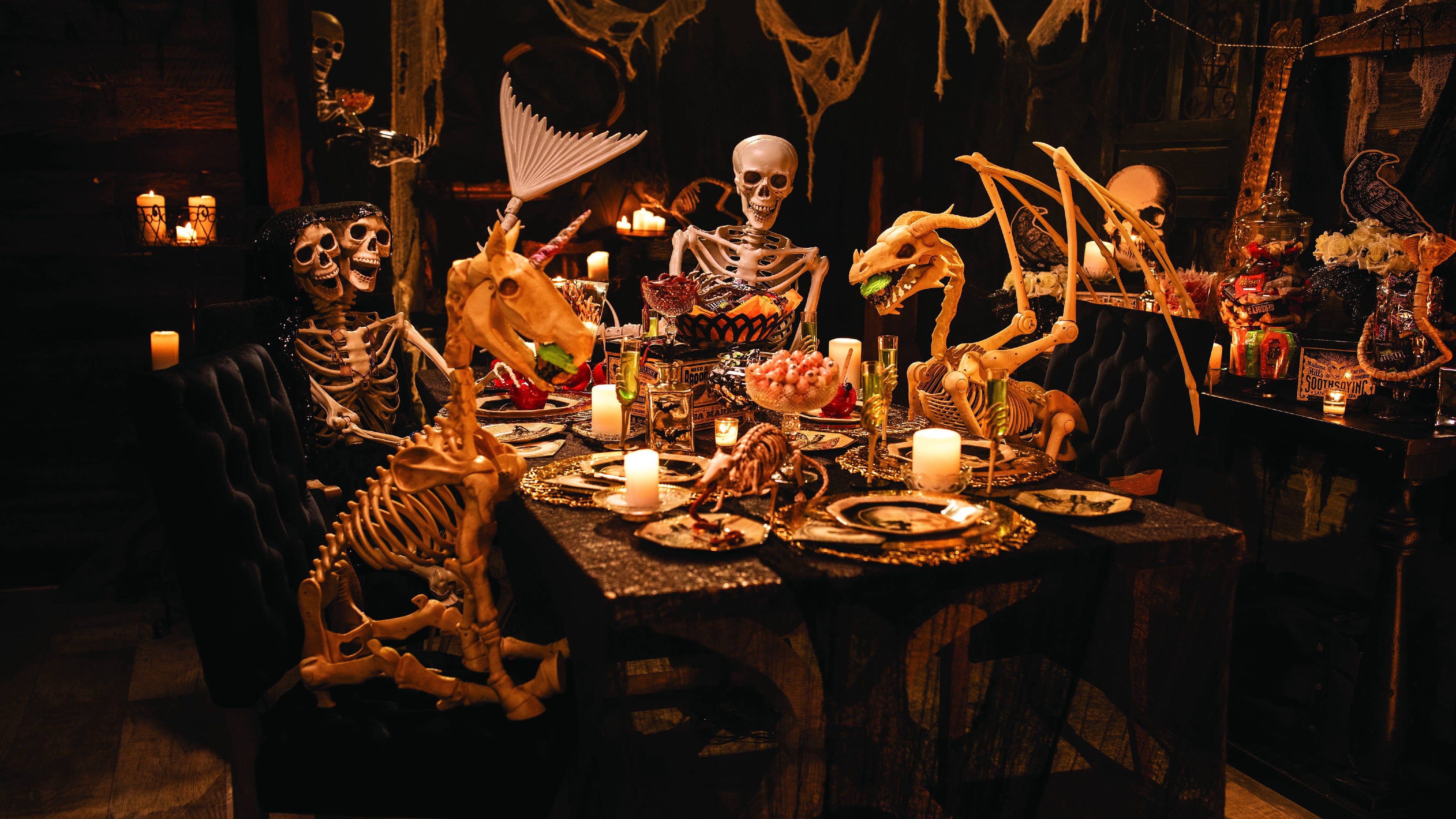 Fun Express White Unicorn Skeleton Outdoor Decor, Halloween Macabre Design