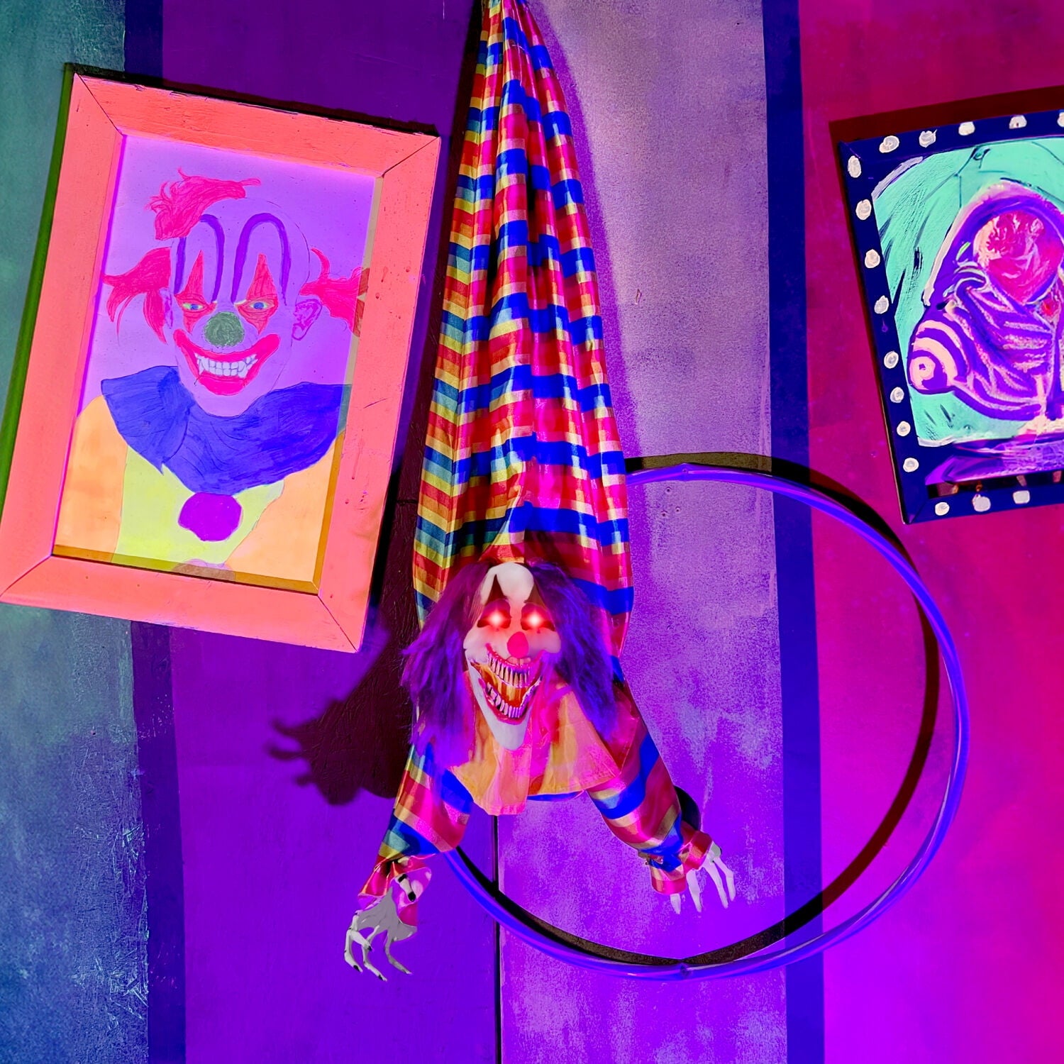 47 in Animatronic Hanging Upside Down Clown with Lights and Sound, Halloween Decoration, HHCLOWN-39HLSA
